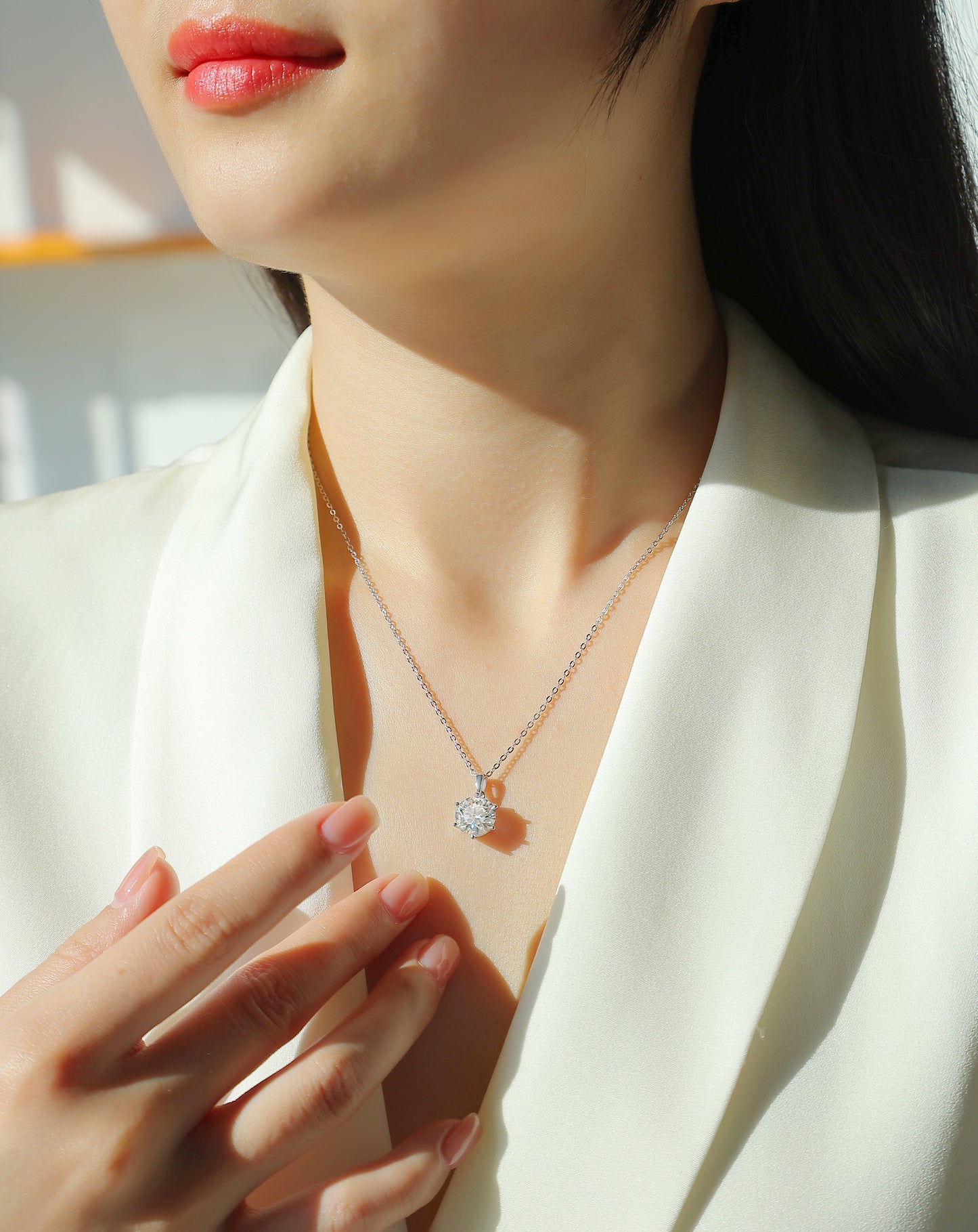 Dance of the Breeze - Luxury and fashionable necklace pendant inlaid with moissanite comparable to natural diamonds