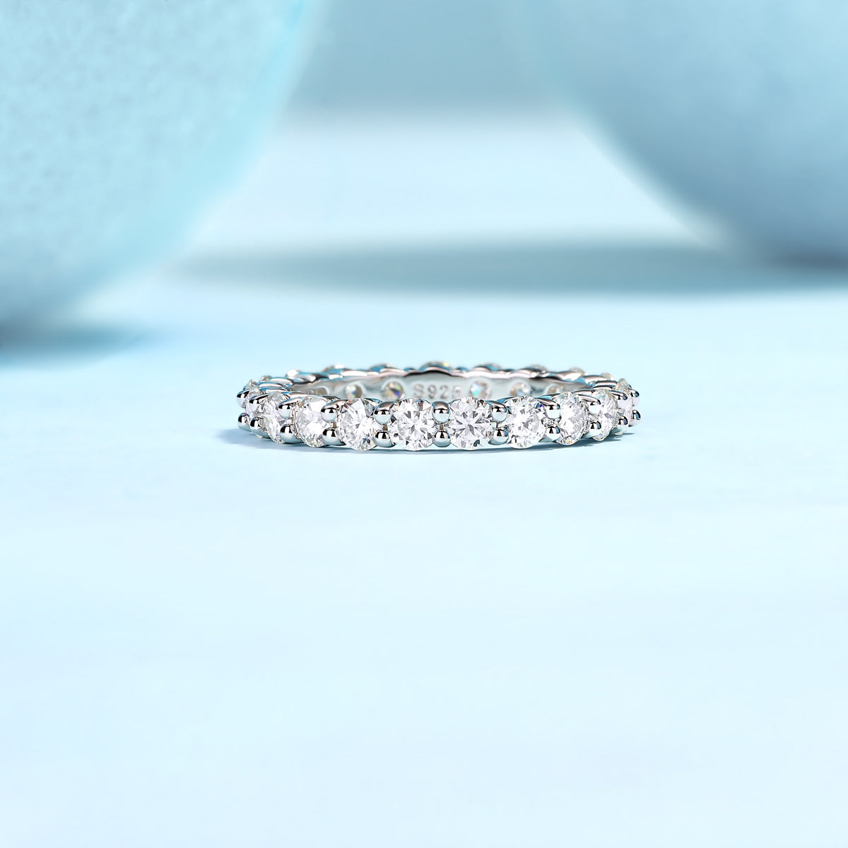Glimpses of Light Wedding Ring - Fashionable and luxurious silver ring inlaid with moissanite comparable to natural diamonds