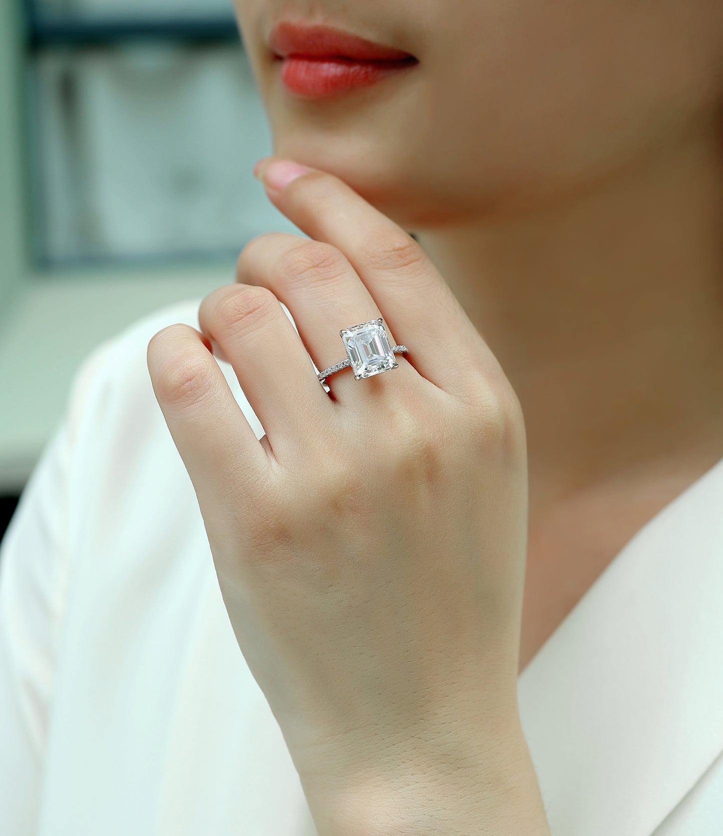 An octagonal 9*11 Moissanite S925 pure silver and platinum-plated eco-friendly diamond ring