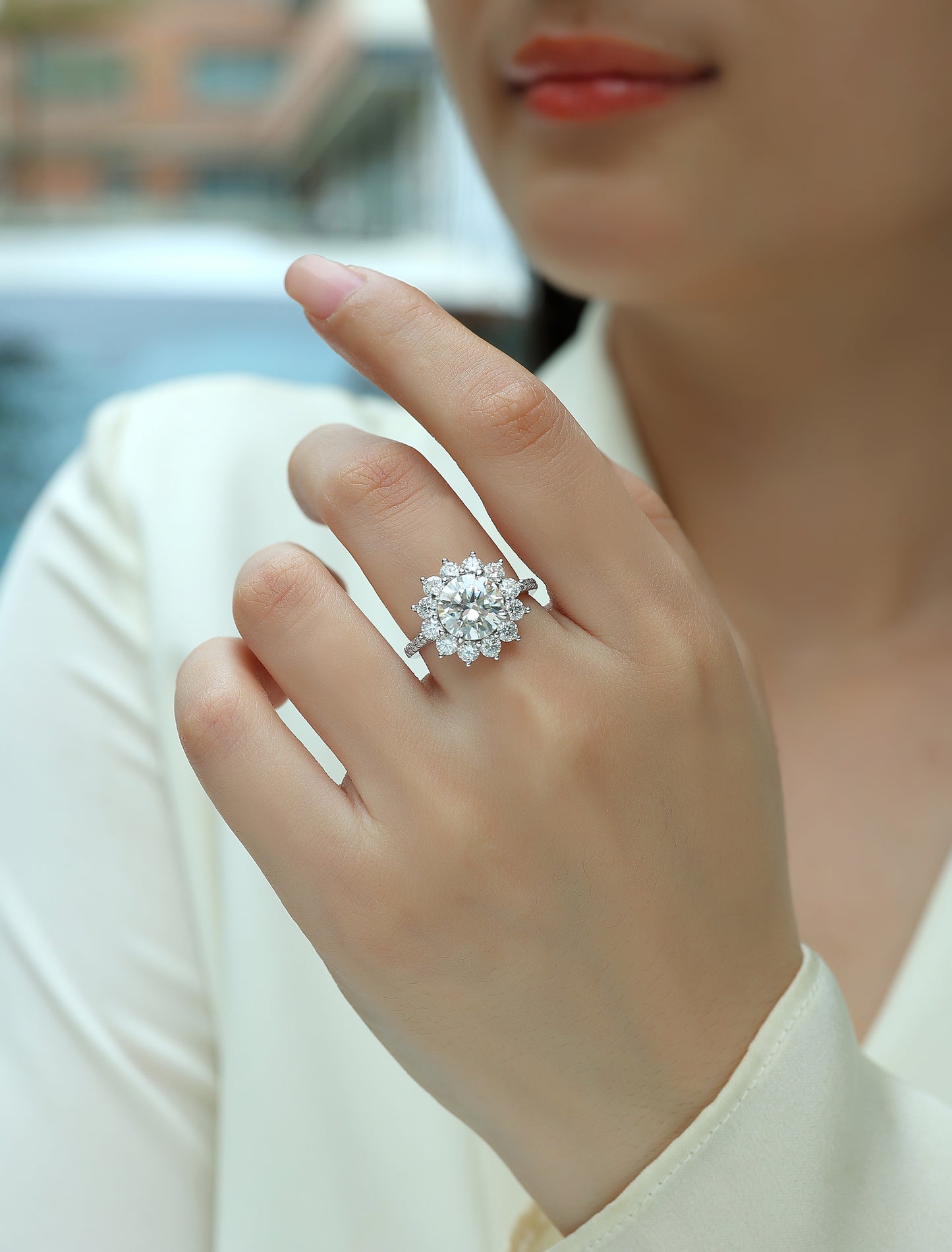 A 3-carat eco-friendly diamond ring set with Moissanite S925 sterling silver plated with platinum