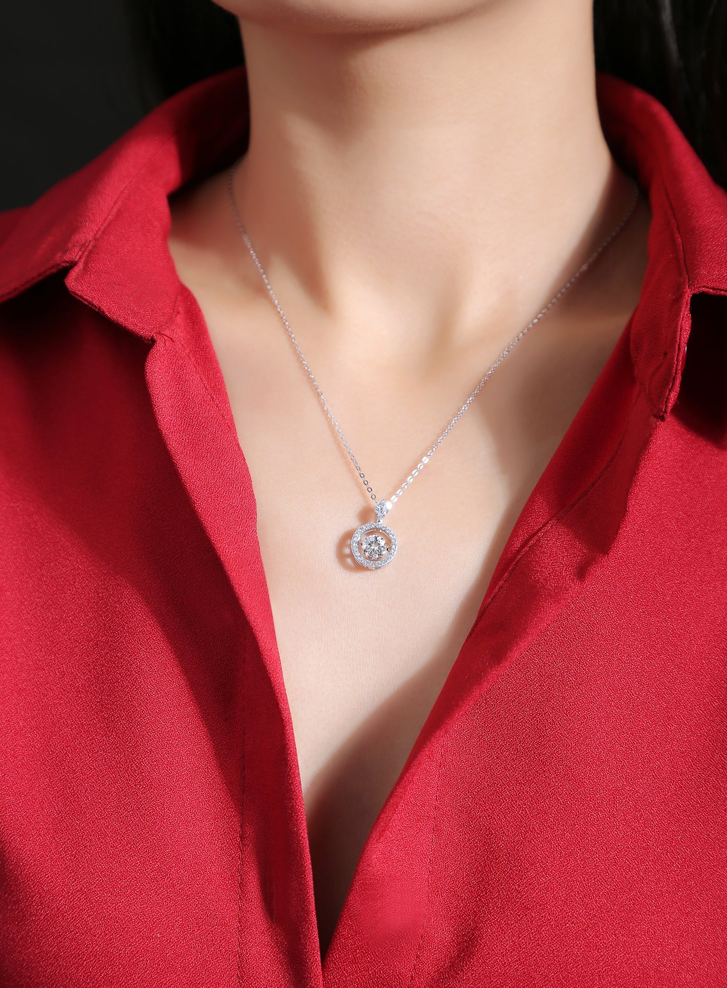 Touch-Moissanite-inlaid luxury fashion necklace pendant comparable to natural diamonds