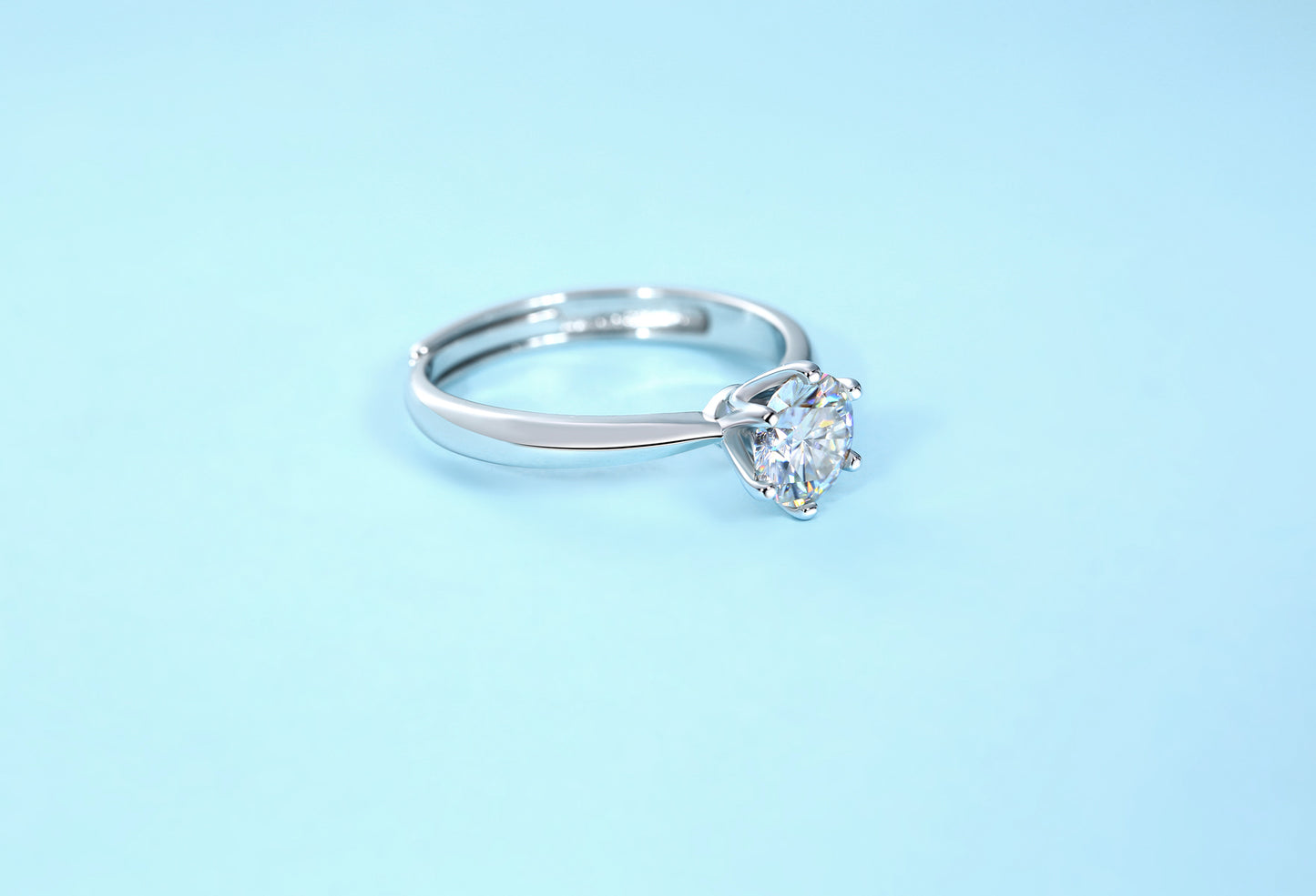 Classic wedding ring - inlaid moissanite comparable to natural diamonds fashionable luxury silver ring