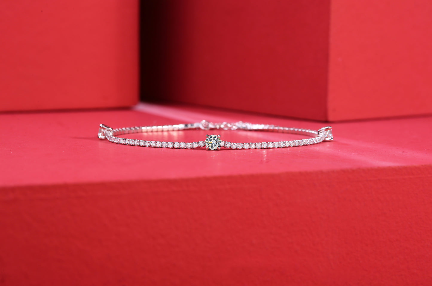 Moonlight Interweaving - Fashionable and luxurious silver bracelet inlaid with moissanite comparable to natural diamonds