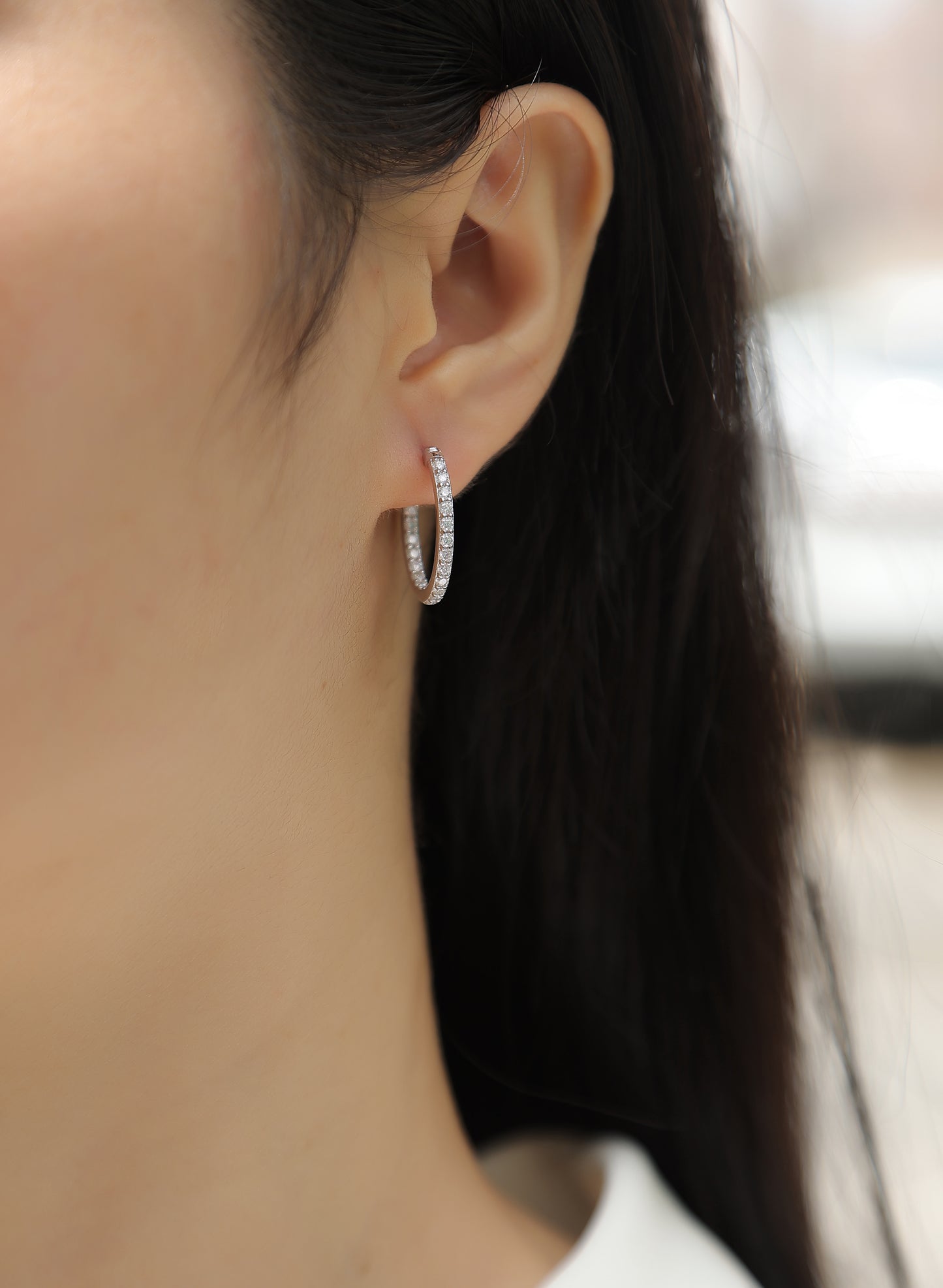 Liuguang-inlaid moissanite comparable to natural diamonds fashionable and luxurious silver earrings