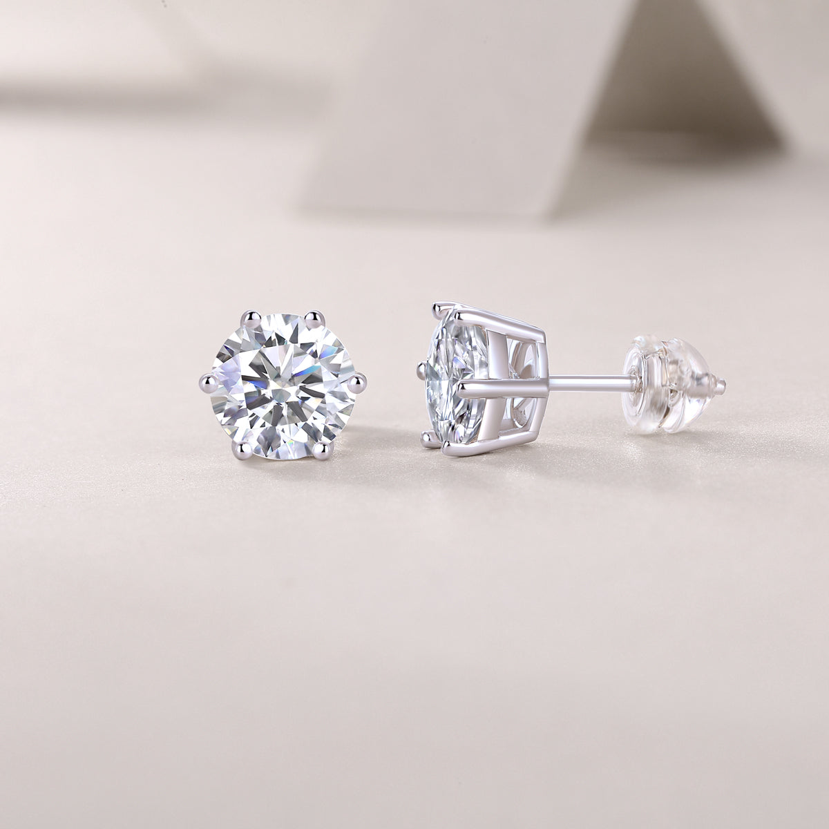 Years - Fashionable and luxurious silver earrings inlaid with moissanite comparable to natural diamonds