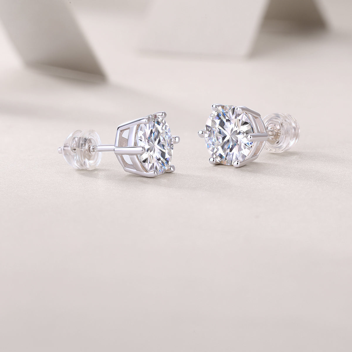 Years - Fashionable and luxurious silver earrings inlaid with moissanite comparable to natural diamonds