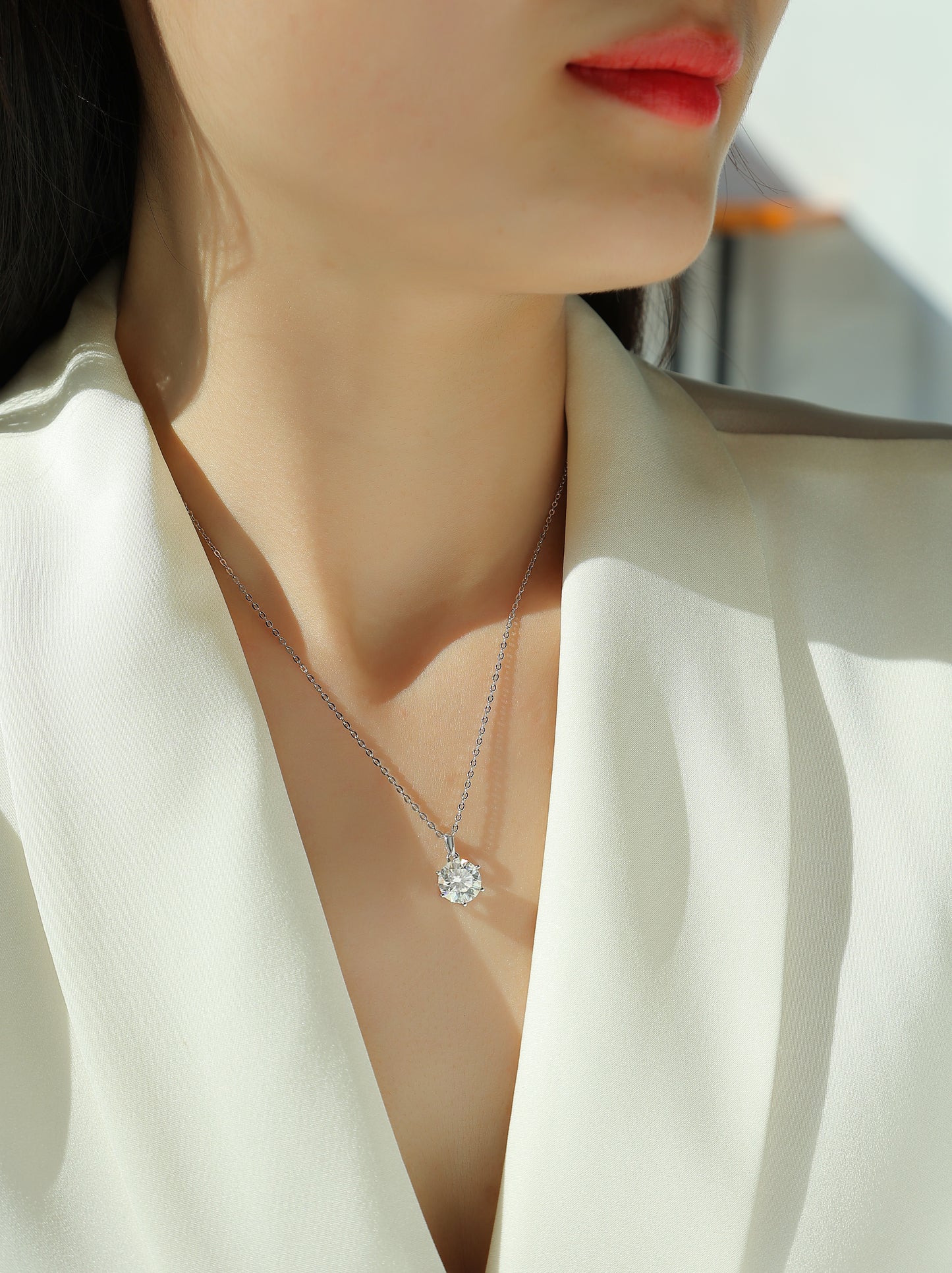 Dance of the Breeze - Luxury and fashionable necklace pendant inlaid with moissanite comparable to natural diamonds