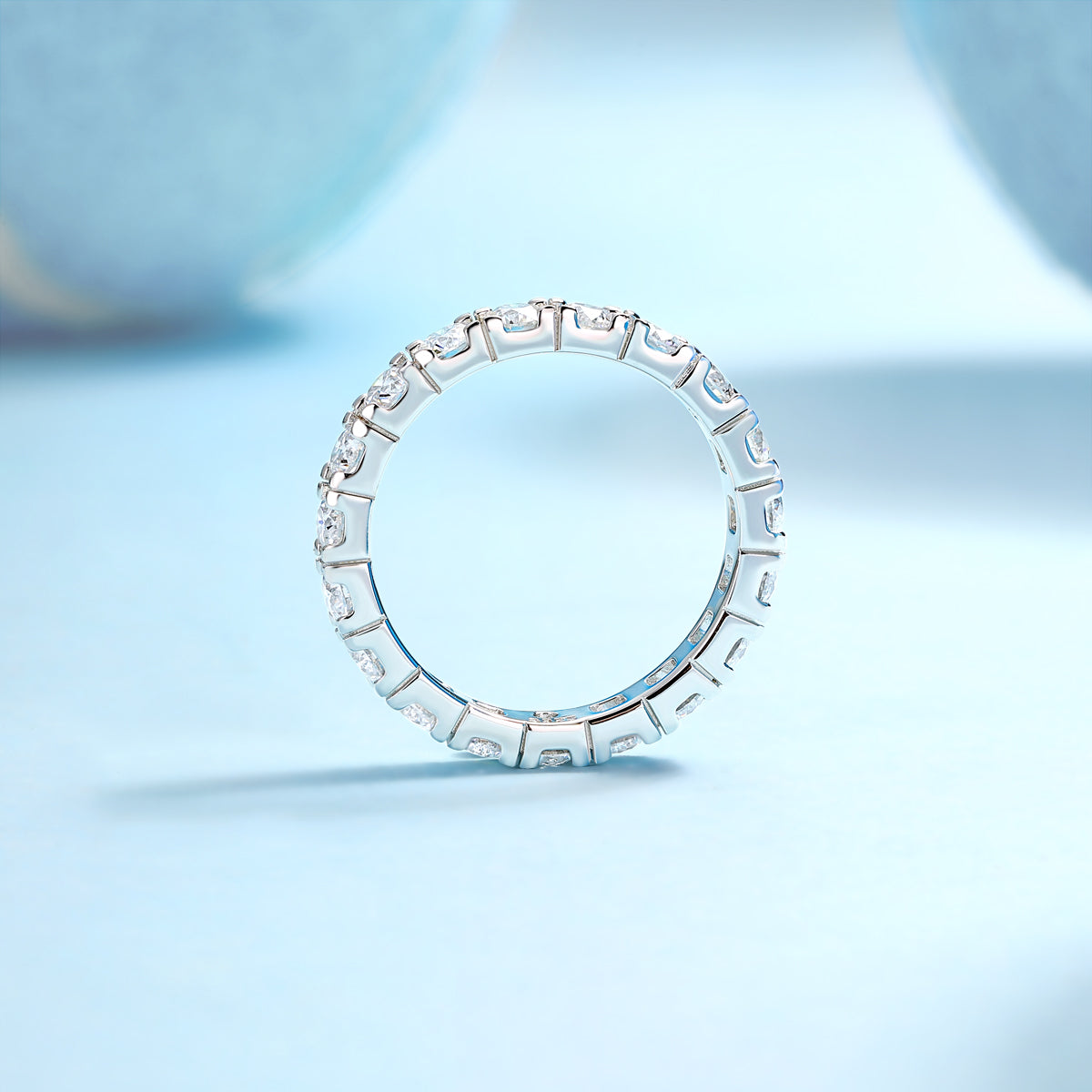 Utopia Wedding Ring - Fashionable and luxurious silver ring inlaid with moissanite comparable to natural diamonds