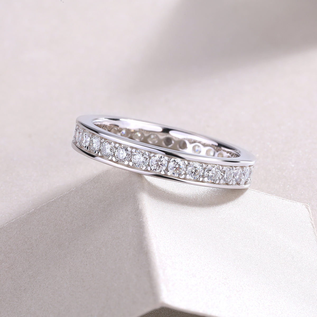 Track Wedding Ring - Inlaid Moissanite is comparable to natural diamonds, fashionable and luxurious silver ring