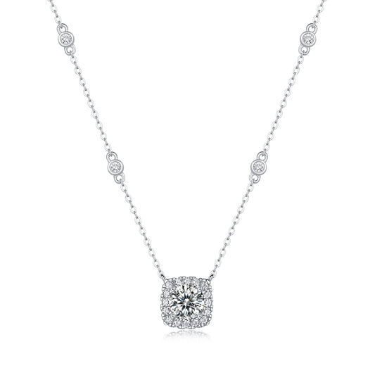 Yuan-Moissanite-inlaid luxury fashion necklace pendant comparable to natural diamonds