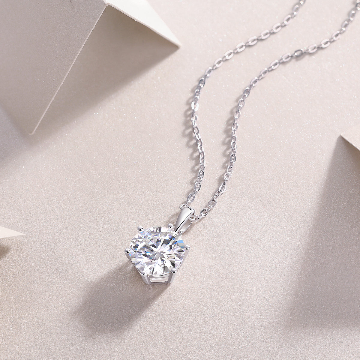 Dance of the Breeze - Luxury and fashionable necklace pendant inlaid with moissanite comparable to natural diamonds