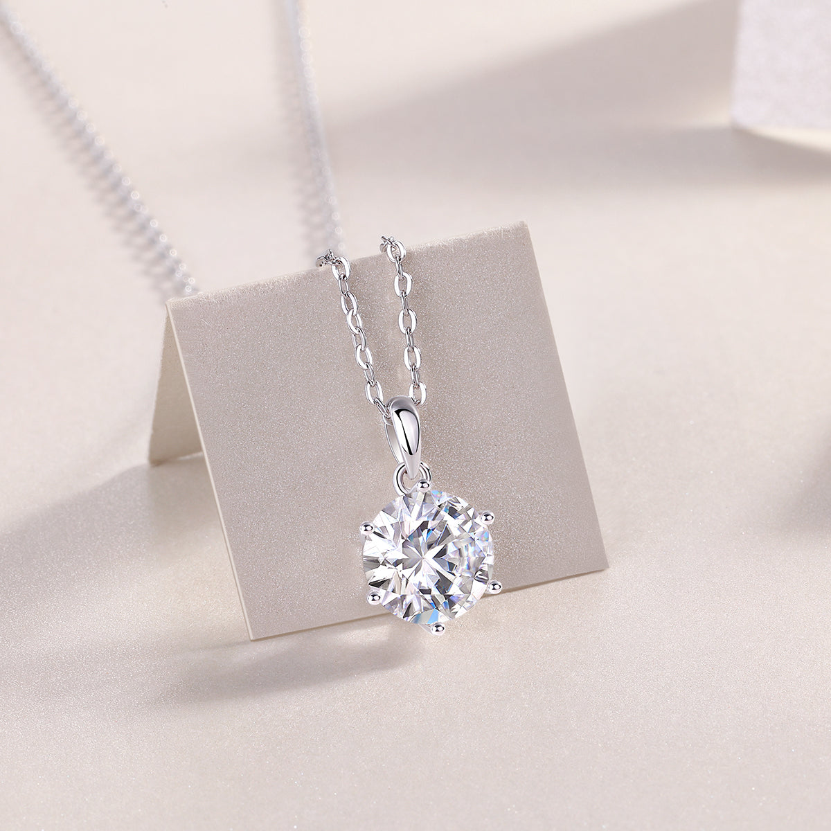 Dance of the Breeze - Luxury and fashionable necklace pendant inlaid with moissanite comparable to natural diamonds