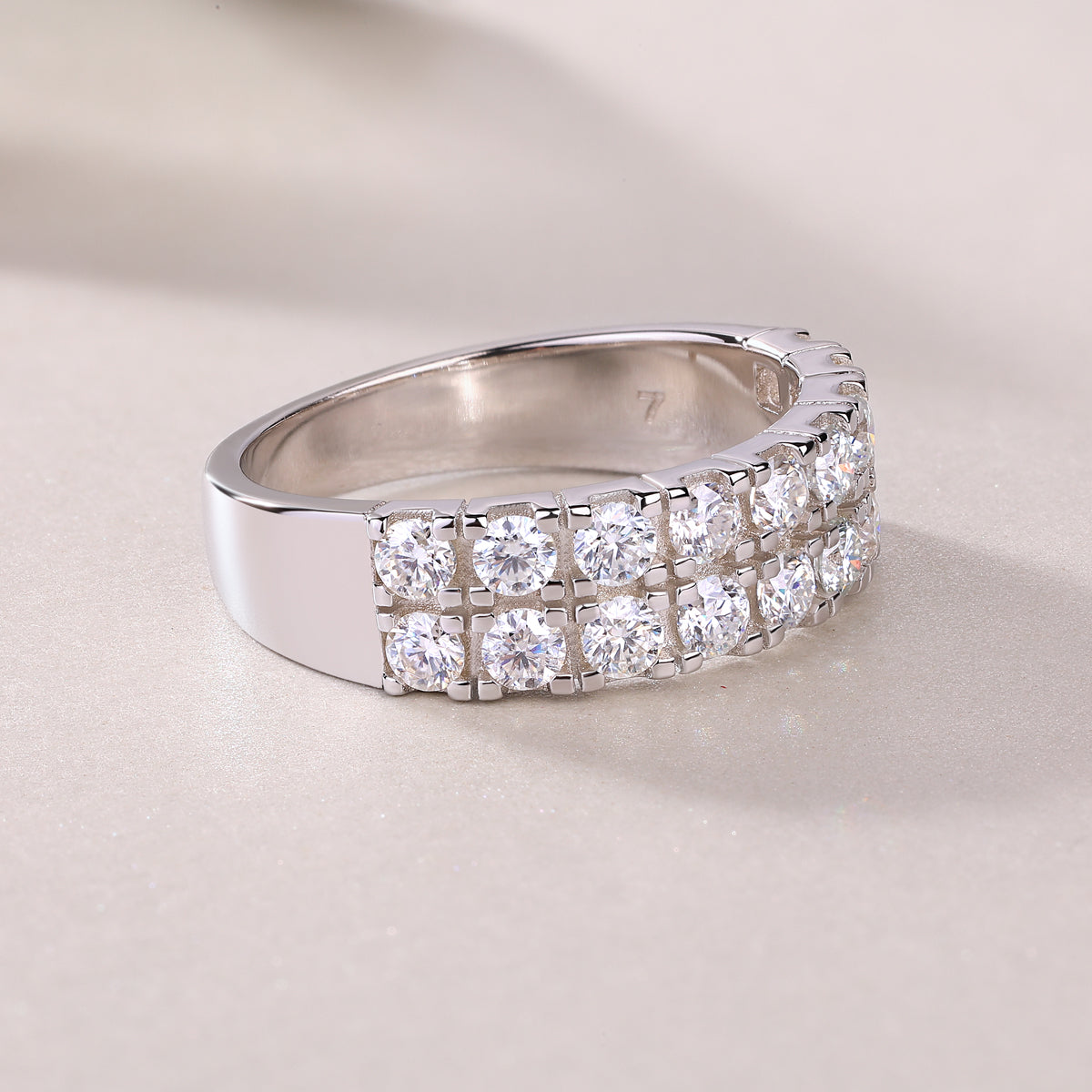 Starry sky wedding ring - inlaid with moissanite comparable to natural diamonds, fashionable and luxurious silver ring