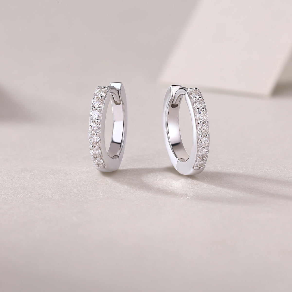 Determined Earrings - Inlaid with Moissanite, comparable to natural diamonds, fashionable and luxurious silver earrings