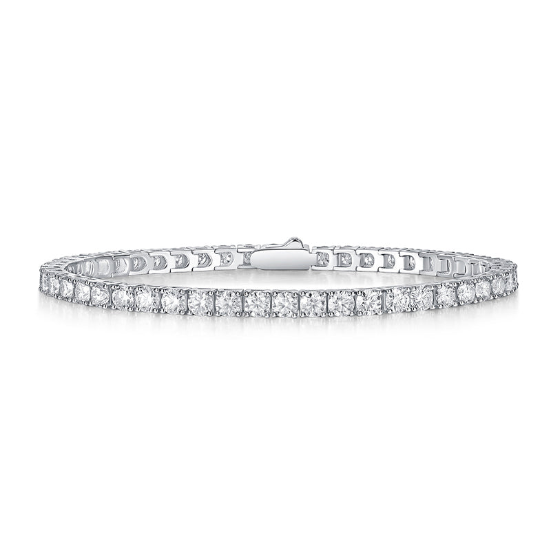 Unique - Fashionable and luxurious silver bracelet inlaid with moissanite comparable to natural diamonds